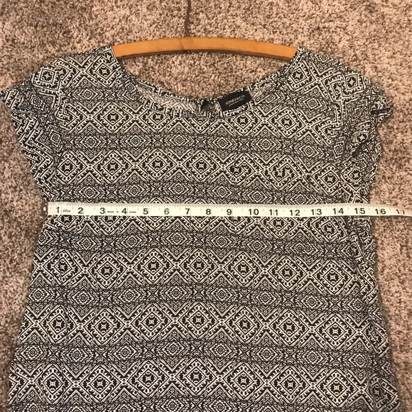 Jones And Co Aztec Design Blouse Size Small - Picture 6 of 7